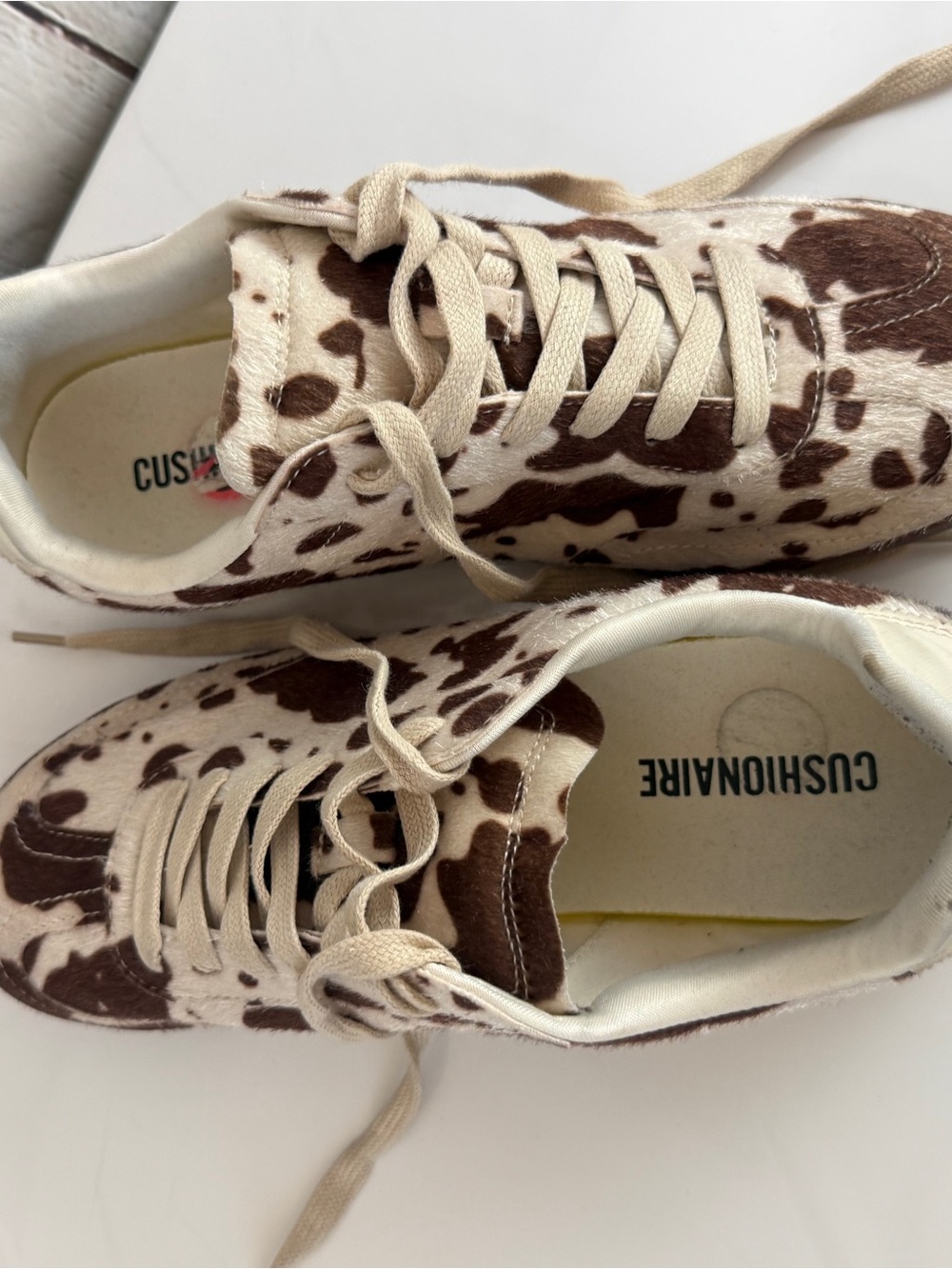 Cushionaire Women’s Cow-Print Lace-Up Sneakers in Brown & Cream SZ 10 - Picture 8 of 8